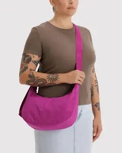Baggu- Medium Crescent Bag in Deep Fuschia