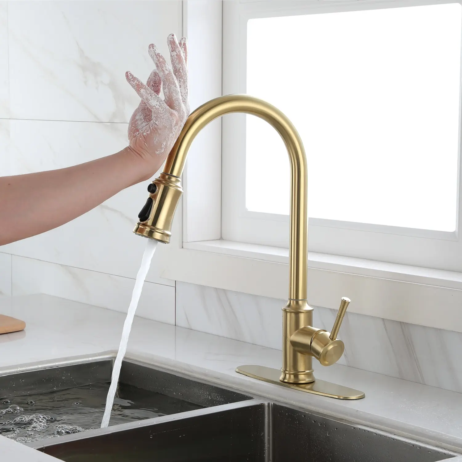 Antirust Finish Single-Lever Kitchen Faucet - Sensor Touch, High Arc, 360-degree Swivel, Pull-Down Head, Easy Water Temperature Control, Prevents Dirt from Adhering, Includes Plumbing Valve