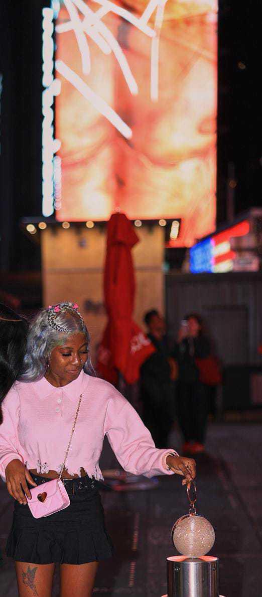 Item: 13X4 Straight Lace Front Wig, 18 inches