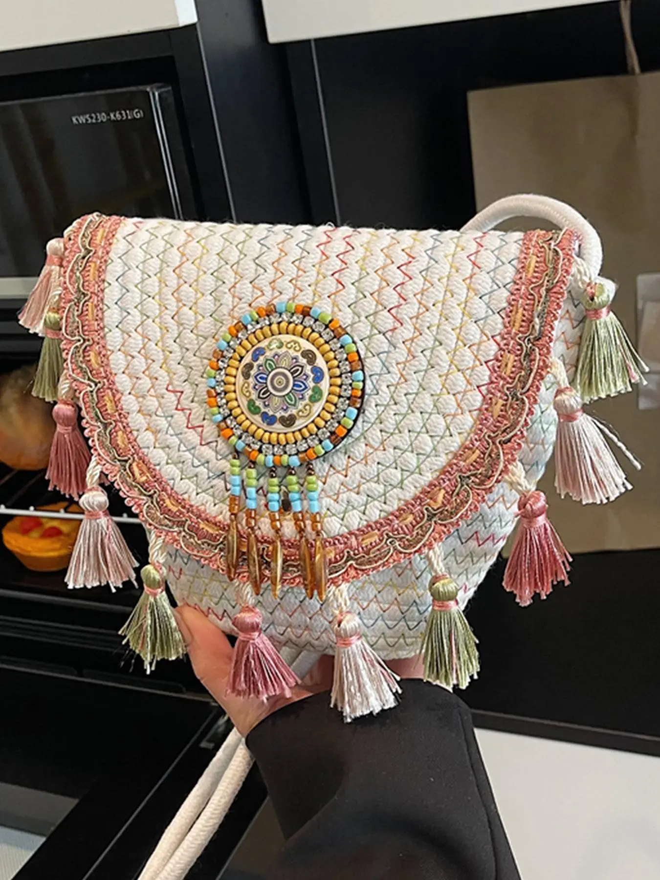 Classic tassel style women's crossbody bag, simple woven shoulder bag, Handcrafted Bag, niche design, versatile women's bag, Cross body bags, suitable for commuting, shopping, dating, parties
