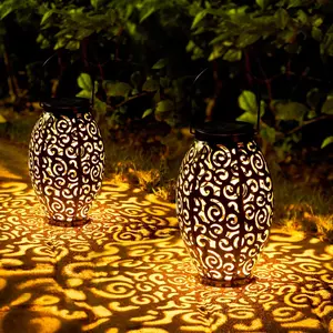 Solar Lanterns Outdoor , 2 Pack Solar Garden Lanterns, LED  Lanterns Solar  with Handle, Garden Decorative Retro Metal Solar Light for Table Pathway Walkway, Gardening Gifts