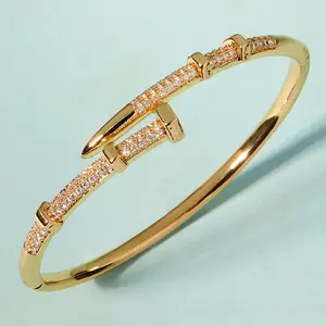 Classic Stainless Steel Woman's Nail Bracelet Europe Popular Bracelets Sparkling Zircon Bangle Jewelry Gifts Fit Daily Wear