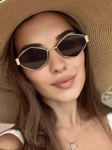 Elegant Metal Diamond Pattern Sunglasses, Unisex Casual Style, UV Protection, Lightweight PC Frame, All-Season Use, Beach Outdoor, Trendy Sunglasses