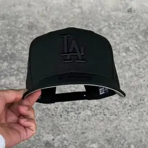 New Era New York Yankees 9FORTY A-Frame Snapback Hat – White Crown Red Brim – Adjustable MLB Baseball Cap – Streetwear Unisex Summer Edition