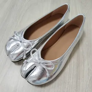 Women's split-toe shoes with pleated design, flat sole, shallow cut, bowknot, ballet pigHoof style single shoes