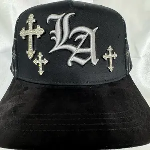LAZ CRUZES Oro Y Gris Cap with Black Dome and Gold Cross