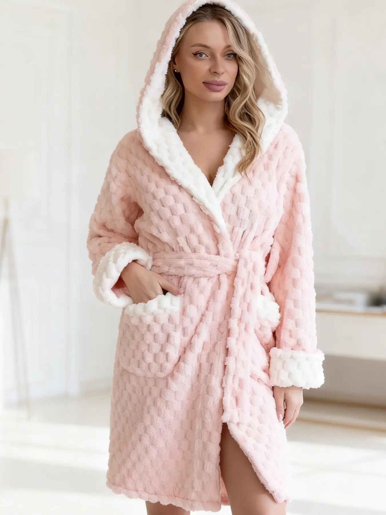 Cloud Velvet Thickened Warm Soft Hooded Bathrobe Gowns, Pink, Colorblock Adjustable Drawstring, Long Sleeve Sleepwear Loungewear, Two Pockets, Luxury Style, Lady Womenswear