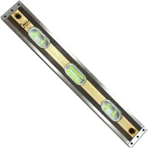 18 in. Level with Green Vials