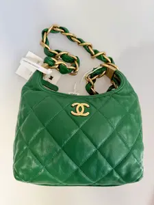 Pre-owned CHANEL 24A Small Hobo Bag – Green (Microchip) 16