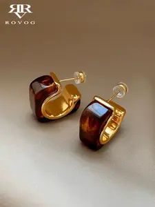 Elegant Amber Resin C-Type Stud Earrings, Geometric Design, Daily Wear, Commute, Leisure, Vacation, Women's Fashion Jewelry