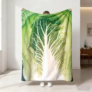 1 piece of creative Chinese cabbage, realistic vegetable texture, funny and interesting style flannel blanket, skin-friendly, soft and machine-washable, suitable for office camping, flannel fabric, sofa blanket, bed blanket, etc.