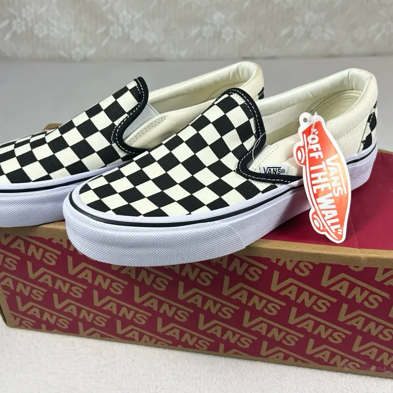 Unisex Vans Slip-On Skatecore Sneakers, Women's Size 6, Men's Size 4.5, Black White Checkerboard Design Casual Footwear