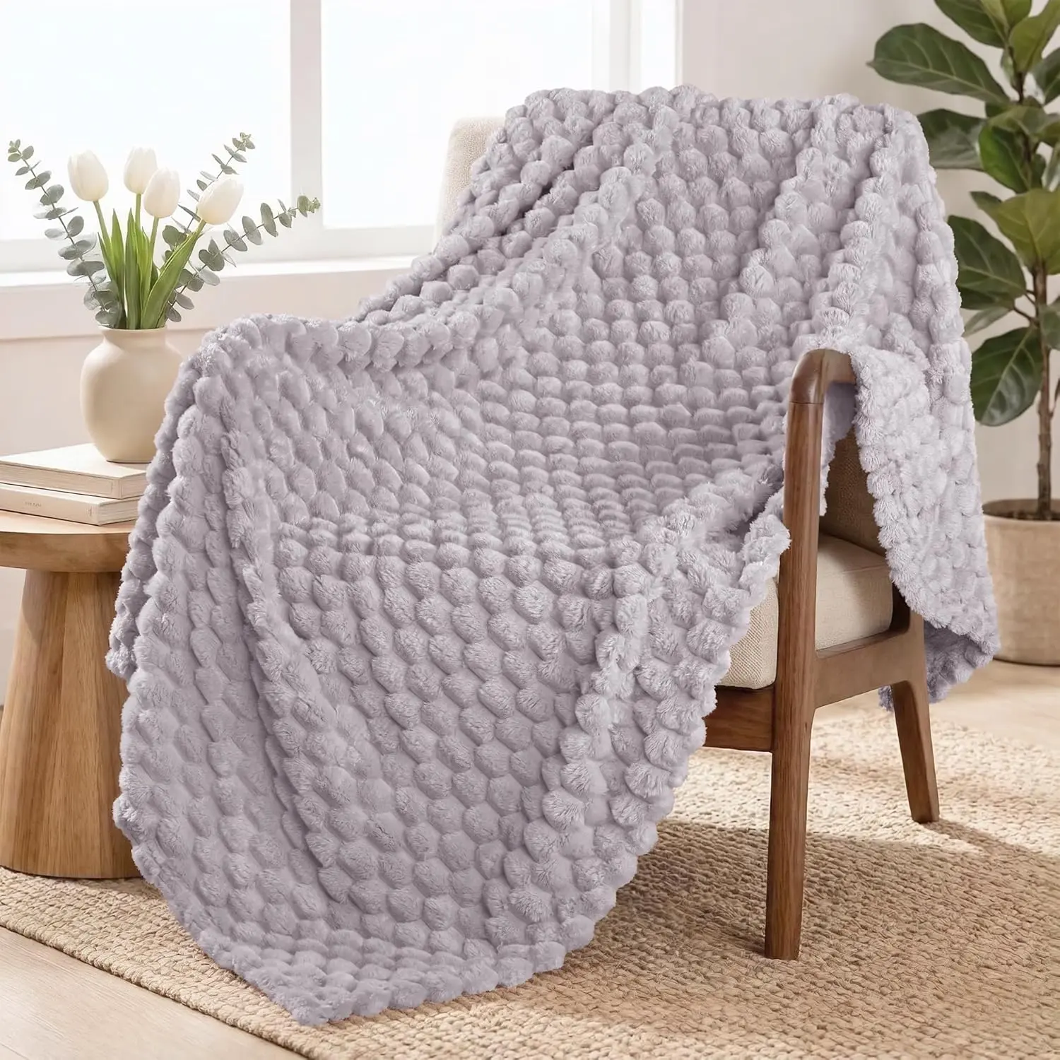 3D Clouds Jacquard Fleece Throw Blanket, 50x70 Inches Large Light Grey Soft Plush All-Seasons Blanket for Couch, Sofa, Bed