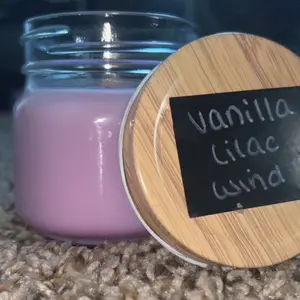 Vanilla lilac wind candle