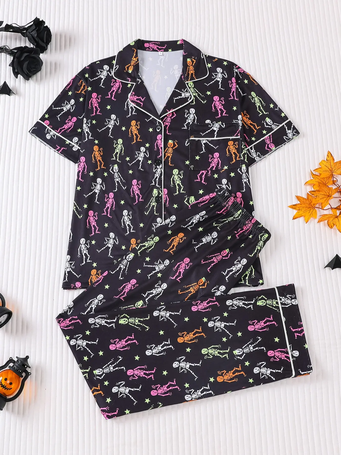 2 pieces of women's Halloween Skeleton print short sleeved pants pajama set Pjs with pockets and elastic waistband suitable for all seasons fashionable, comfortable, elegant and casual home wear Loungewear Homewear
