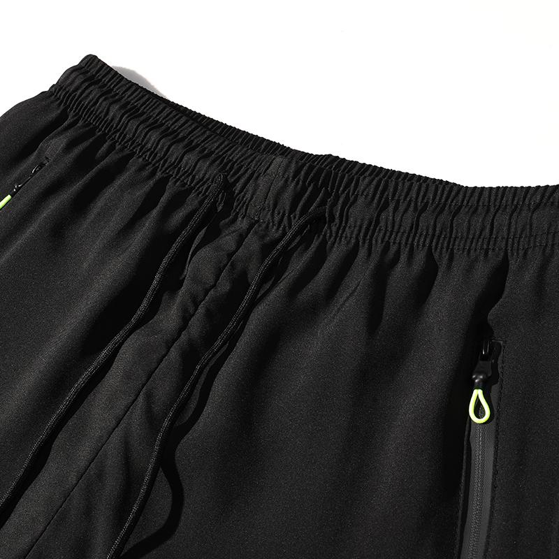 Men’s casual shorts suitable for outdoor running, workouts, and fitness wear. Loose, comfortable men’s shorts. Breathable men’s shorts—an essential piece for summer. Casual, trendy fashion shorts that can also be worn for friend gatherings and meals.