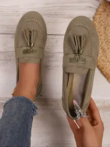 Women's New Flat Round Toe Loafers, Plain Classic Style, Tassel Decoration, Fashion Design, One-Piece Slip-On, Comfortable for Daily Commute