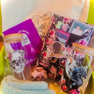 Build Your Own Date Box - Blind Date In A Box Edition with Customizable Books, Glass Tumbler, Aesthetic Tote Bag & Keychain - Perfect for Cozy Dates