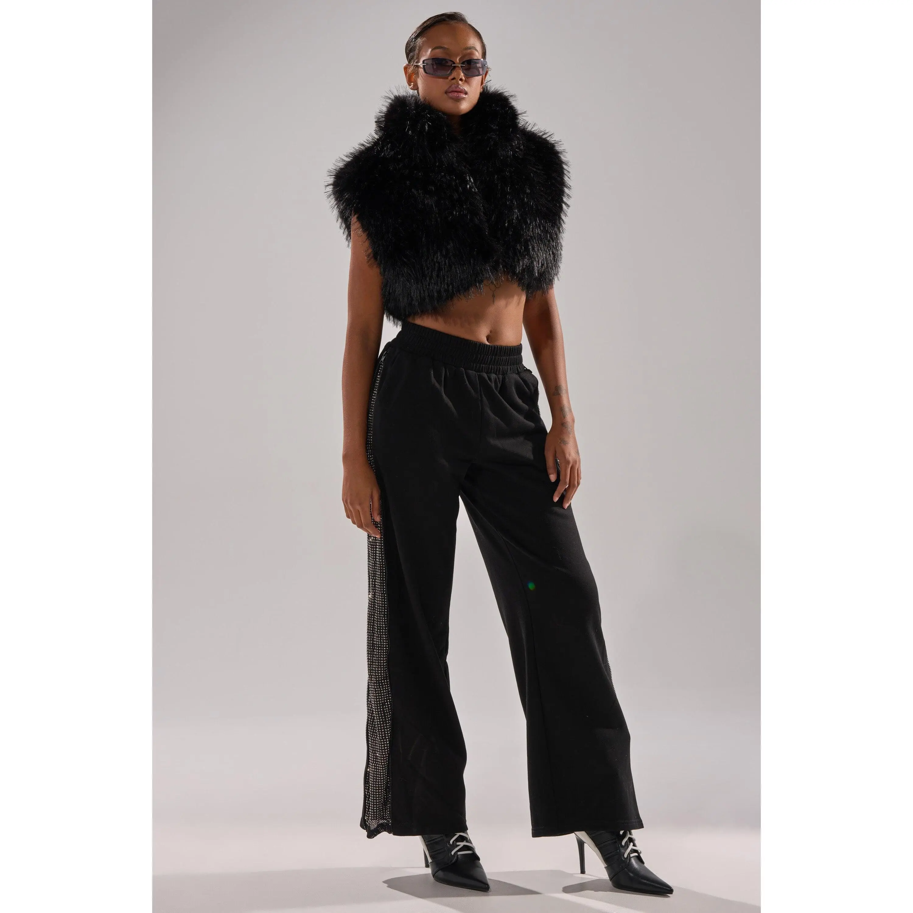 OPEN UP WIDE LEG JOGGER WITH RHINESTONE