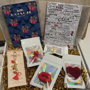 Cozy kit-includes 2 inserts, phone grip, dust plug and charm