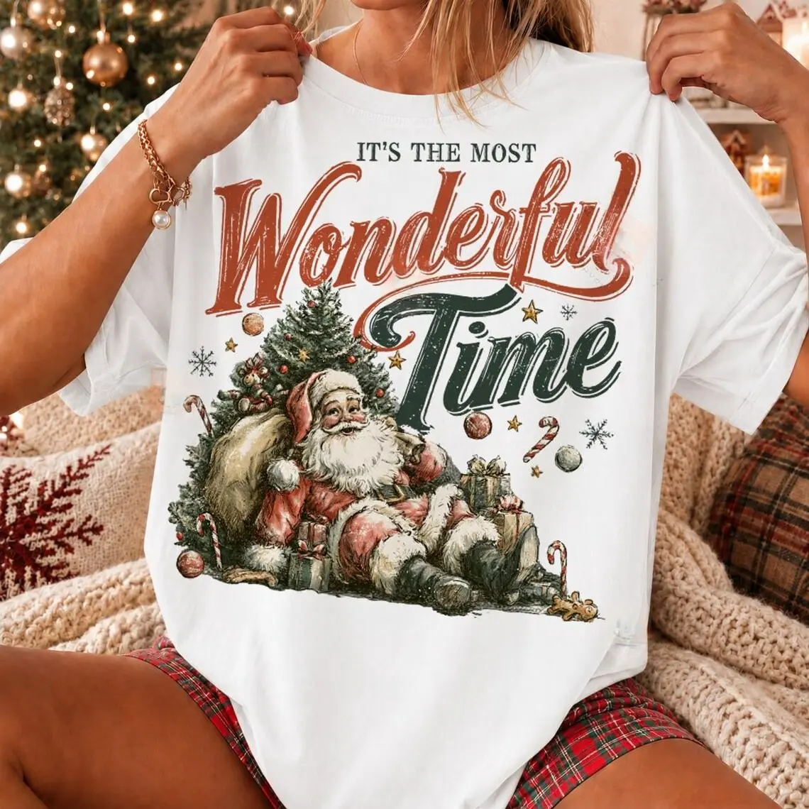 Comfort Colors Retro Santa Christmas Shirt, Vintage 90s Santa Claus Graphic Tee, Nostalgic Holiday T-Shirt, Retro Christmas Apparel, Festive Xmas Gift