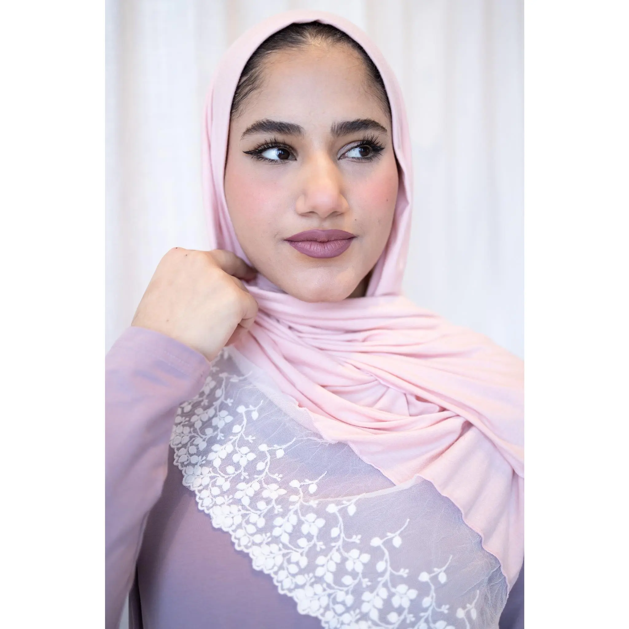 Jersey Lace Hijab - Seashell Pink
