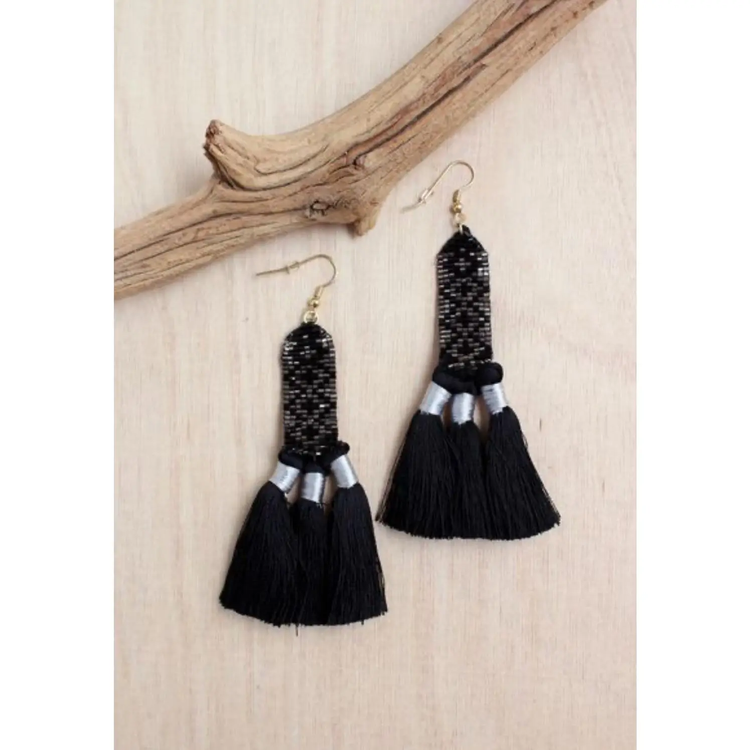 Brickstitch tassel earrings-Black