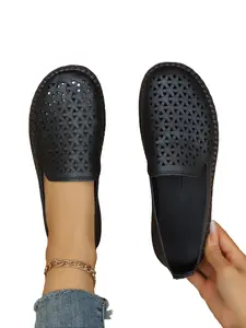 Women's Casual PU Leather Slip-On Shoes, Slip On Style, Comfortable Round Toe Gingham Design, All-Season Lightweight Footwear for Daily Wear