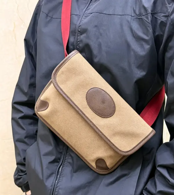 Retro Canvas Sling Bag, Old Money Style Leather Trim Crossbody Purse with Bold Red Strap, Minimalist Everyday Bag for Streetwear & Brunch