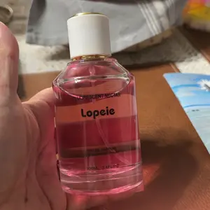 Product Review of Lopeie Fluorescent Nectar Women's Perfume - 100ml Eau de Parfum with Jasmine & Gardenia Top Notes Tuberose & Honeysuckle Middle Notes from J**2