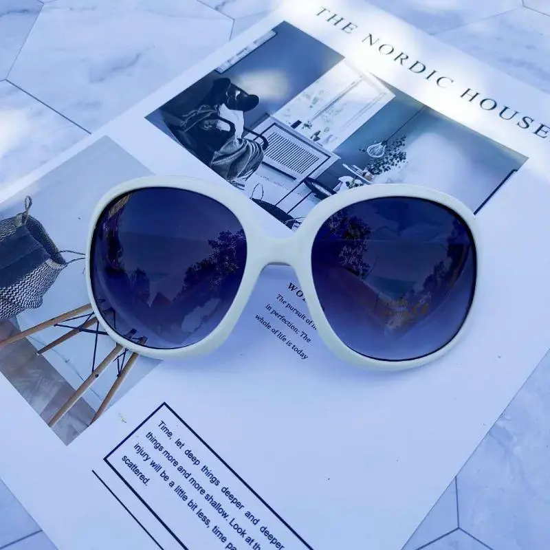 Unisex Large Round Sunglasses, Statement Full Rim Eyewear with UV400 Lens for Sun Protection, Driving & OOTD Fashion, Eyewear Fashion