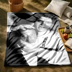 1 piece Classic black and white portrait of Charlie Chaplin themed flannel blanket - Modern design flannel blanket, suitable for sofas and beds, all-season multi-purpose use, super soft and warm, digital printing, 100% polyester material, machine