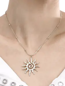 The trendy and personalized spiral sun pendant necklace is suitable for daily wear, vacation and dating occasions, and is also a surprising and exquisite small gift, Dainty necklace