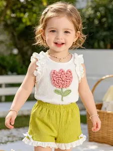 Girls' Summer 2-Piece Set, Sleeveless Top with Floral Decoration, Leaf Hem Shorts, Perfect for Photoshoots and Daily Wear