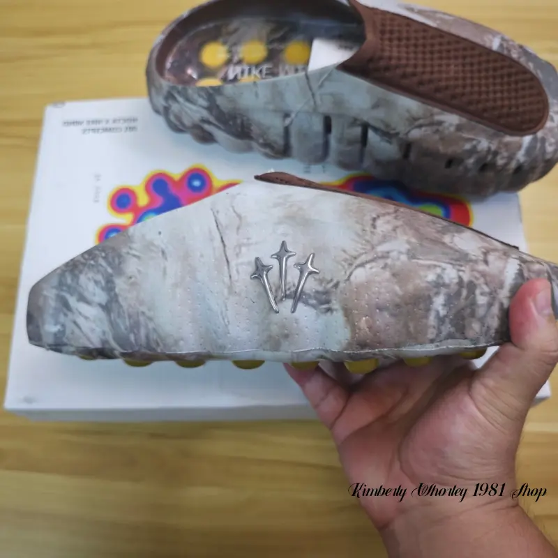 Trendy and fashionable slippers, breathable for massage, comfortable and durable, suitable for both men and women