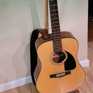 Guitar Stand - Living On The Live Edge