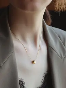 Golden Color Necklace with Heart Pendant, Casual Style Jewelry for All Seasons, Plain Design Metal Chain Accessory, Trendy jewelry