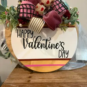 Happy valentine day red wooden round sign