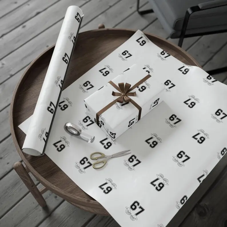 67 Valentine's Day Wrapping Paper Cupid Hearts Design 90 gsm Fine Art Paper 30" x 36" 30" x 72" 30" x 180" Matte Glossy One-sided Print with White Spaces and QR Code