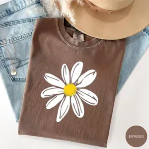 Comfort Colors Daisy T-Shirt, Daisy Flower Shirt, Summer Shirt, Floral Shirt, Gift For Woman, Daisy Lover Gift