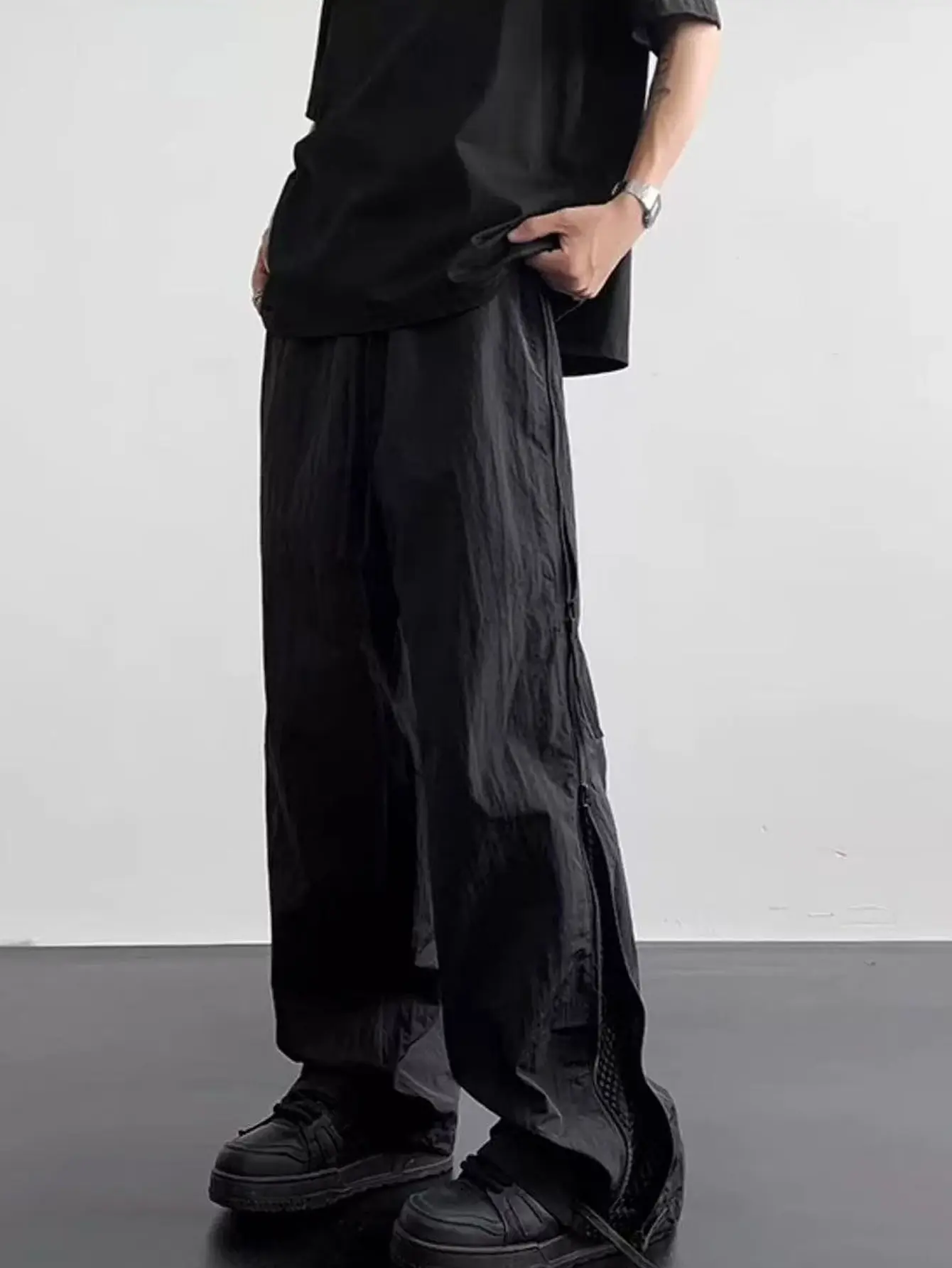 Unisex side full zip mesh wide leg quick dry parachute pants – contrast mesh lining, adjustable drawstring cuffs, lightweight crinkled sun protective woven fabric, American high street techwear for hiking & city walks