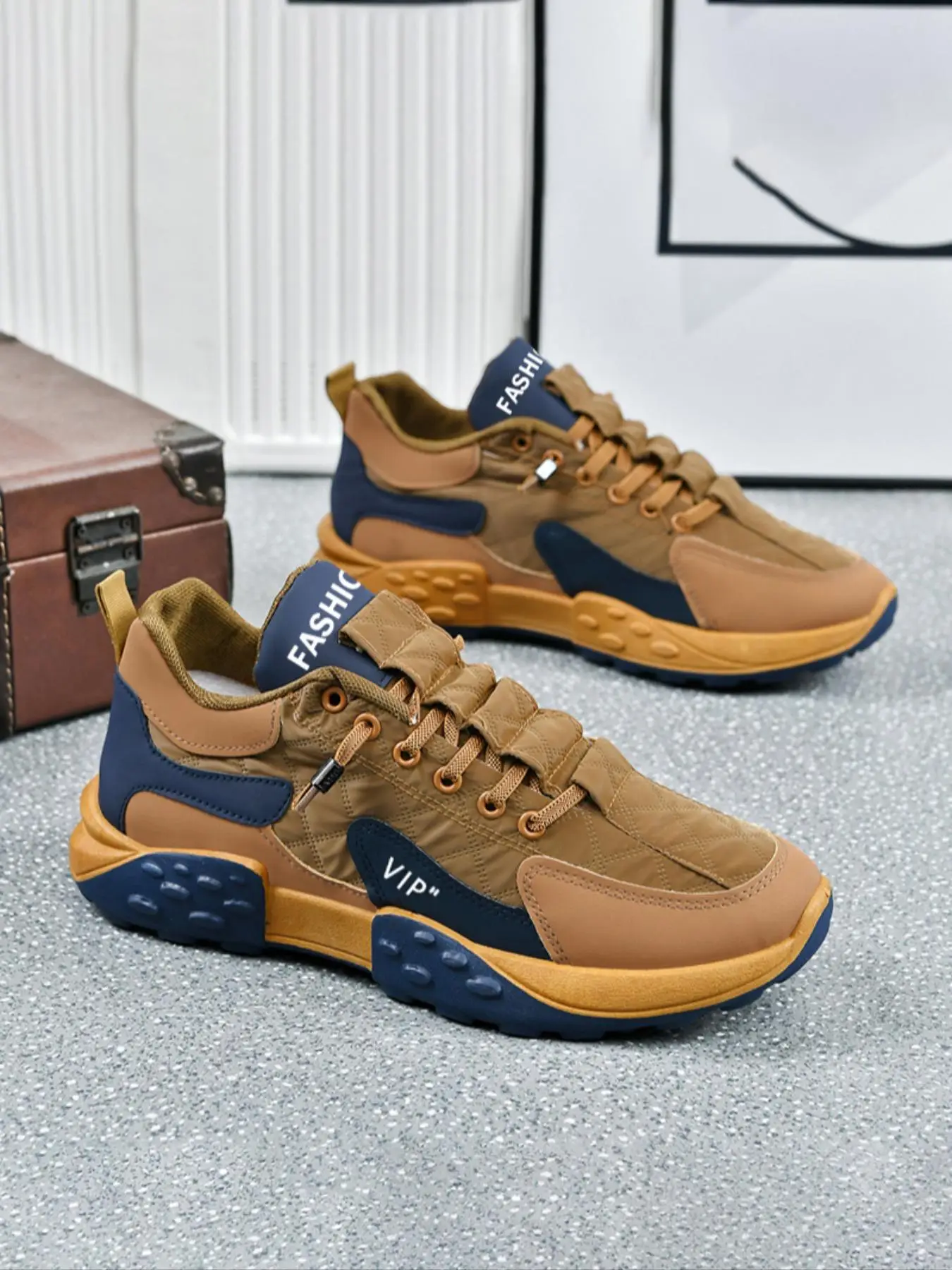 Men's Colorblock Letter Pattern Patched Lace Up Low Top Casual Sneakers, Basketball Trending Sneakers for Men, Casual Breathable Comfortable Sports Ru