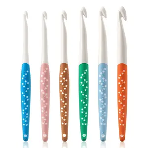 6PC Large Crochet Hook for Chunky Yarn, Ergonomic Crochet Needles for Beginners, Cherry Print Rubber Handle Crochet Hooks for Handmade DIY Crocheting, Ideal Gift for Mom or Wife