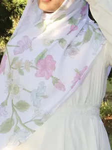 Women's Elegant Floral Print Hijab, Long Shawl, Breathable Jersey Fabric, Geometric Design, Floral Pattern, Suitable for Muslim Daily Wear, Muslim Friendly
