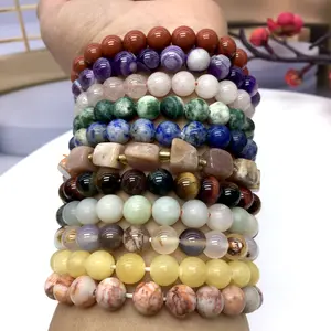The natural crystal bracelet is very beautiful