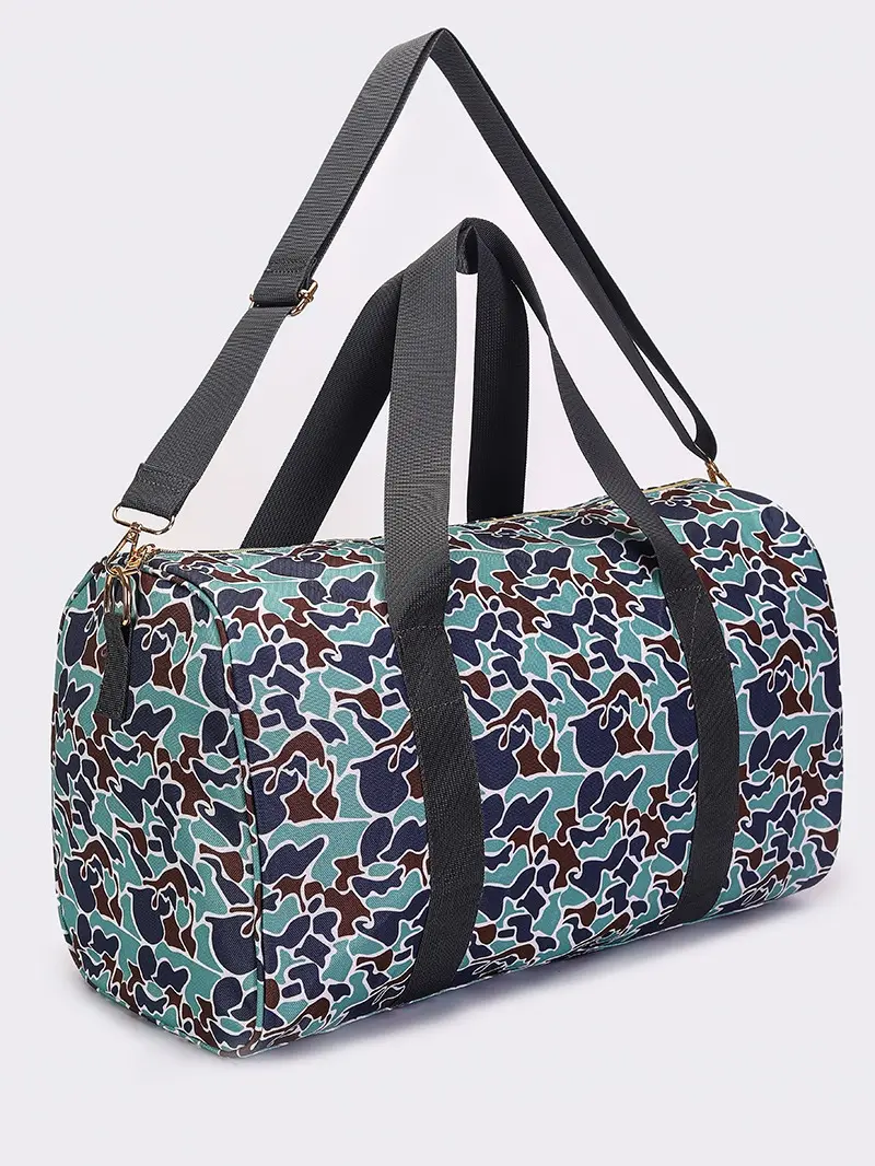 Adult Green Camo Print Travel Duffel Bag, Portable Weekender Bag for Gym and Sports with Shoulder Strap