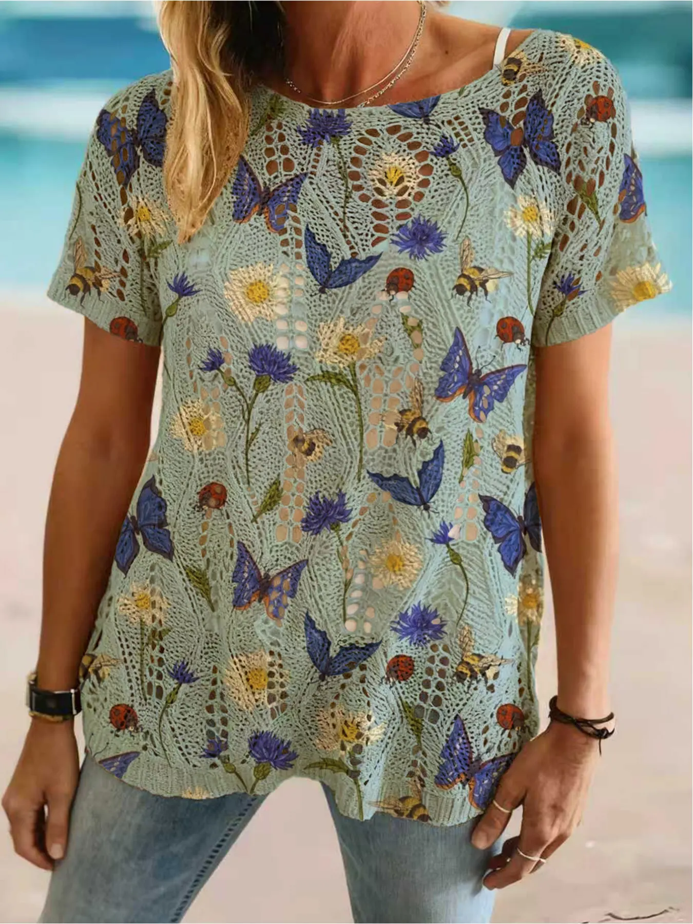 Spring and summer style, a bow collar diamond hollow bat shoulder short sleeve loose, color contrast butterfly print short sleeve ladies print knit blouse, holiday style, casual and elegant commuting, women's vest blouse, bikini blouse Tops