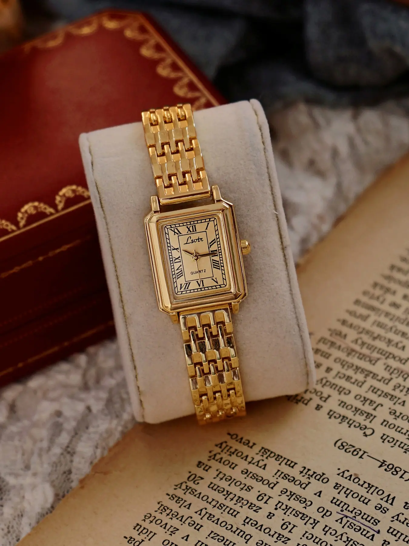 1 gold French simple style ladies quartz wristwatch Casual Fashion Wristwatch stainless steel strap mother-of-pearl dial with Roman scale simple waterproof suitable for daily wear decoration and gifts, Quartz Watches