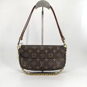 Pre-owned Louis Vuitton leather Shoulder Bags Monogram Ivy Wallet On Chain BF0066