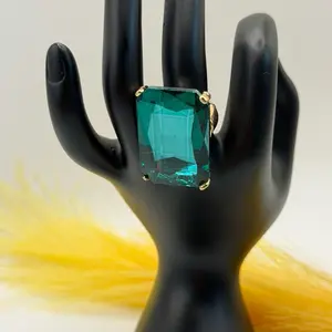 Trend Setter Larger Emerald Green Expansion Ring